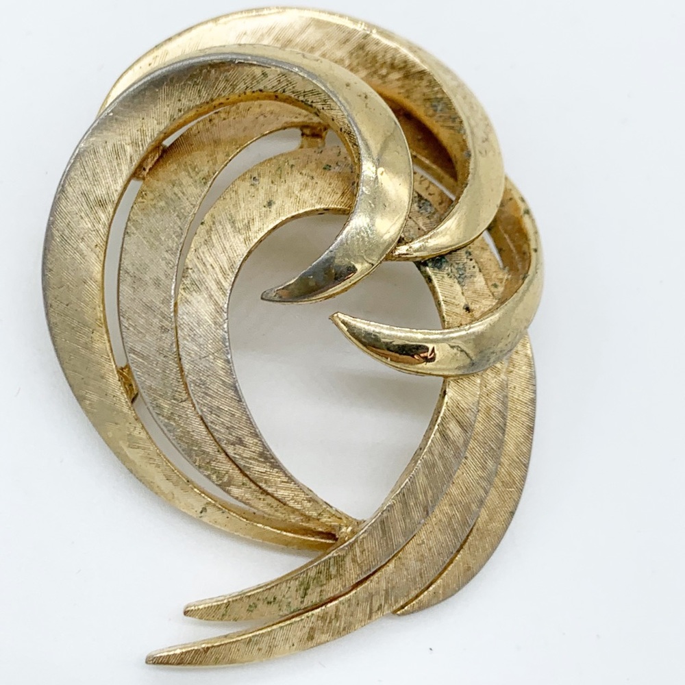 Trifari Crown brooch/ pendant